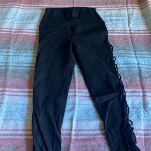 Alo Yoga Lattice Leggings